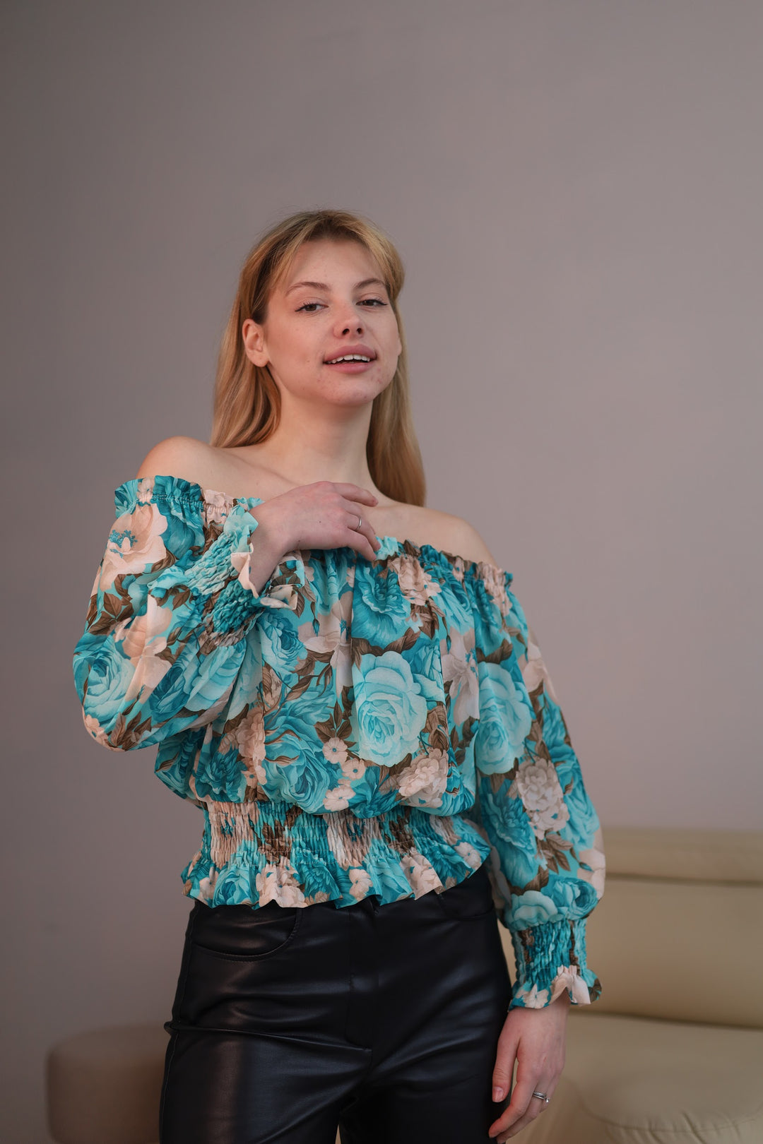 Floral puff shoulder blouse