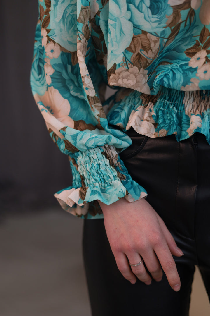 Floral puff shoulder blouse