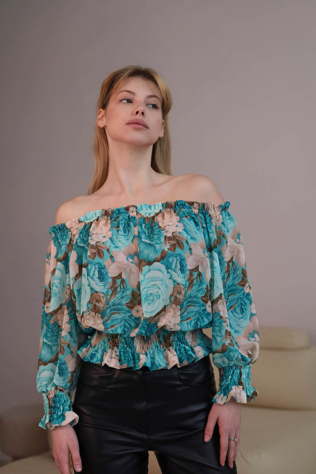 Floral puff shoulder blouse