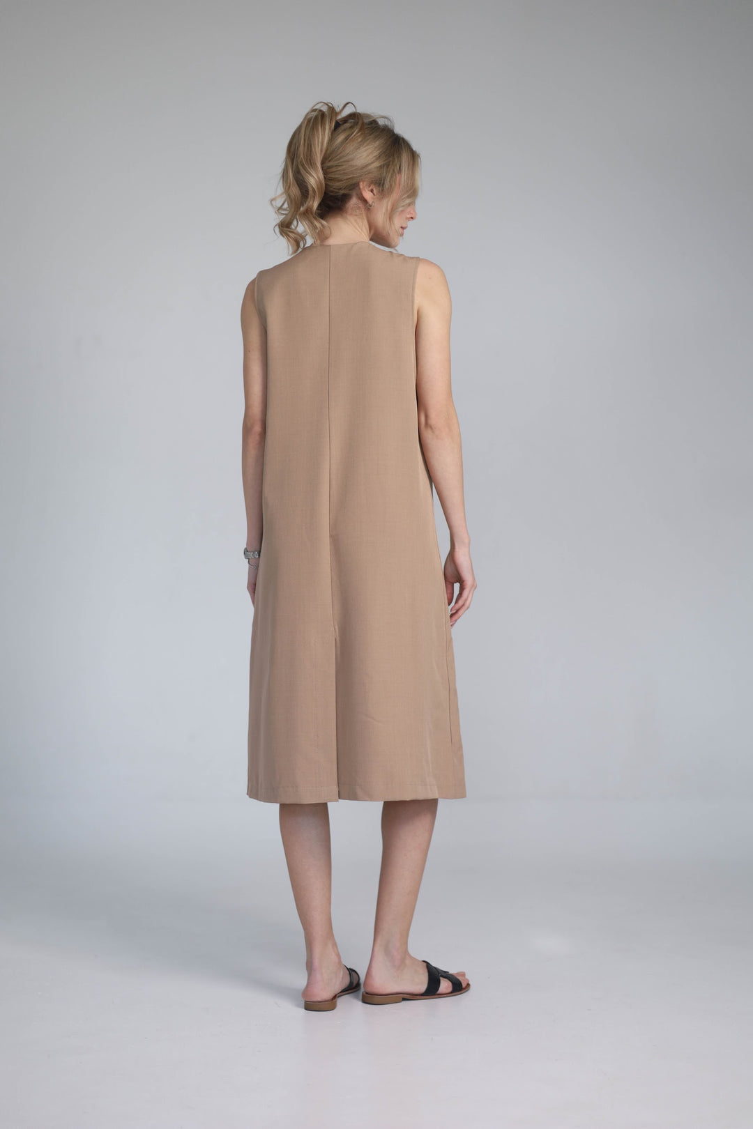 Sleeveless beige maxi dress